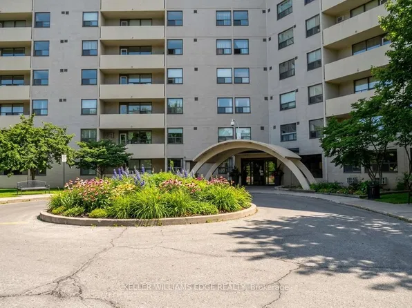 700 Dynes Rd, Burlington, ON
