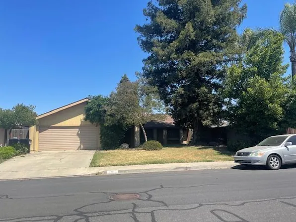 2910 S Fulgham Street, Visalia, CA 93277