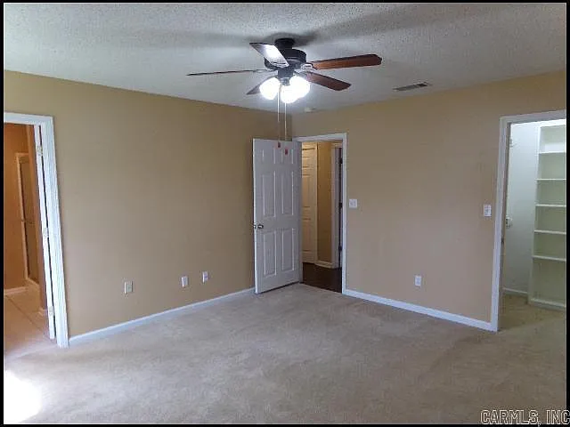 1009 Foxwood Dr — Photo 11