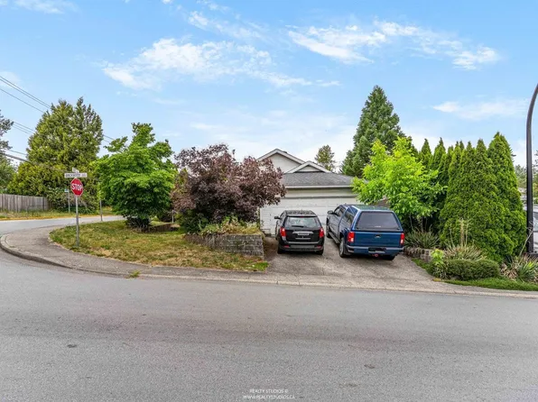 11638 225th St, Maple Ridge, BC V2X 6E4