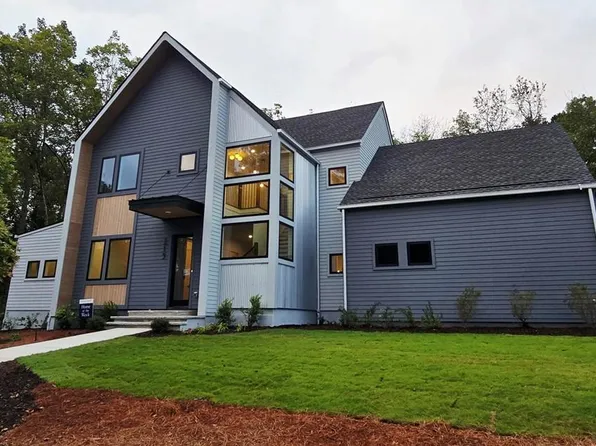 215 Winterberry Way, Roswell, GA 30075