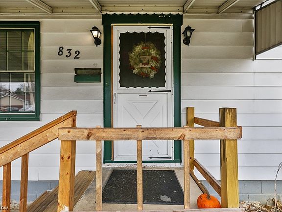 4th image of 832 Merrick Ave