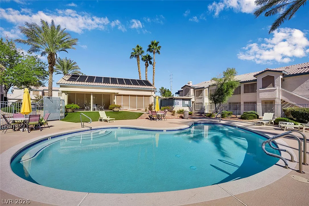 2 bed, 2.0 bath, 1005 sqft, $1,800 — Photo 4