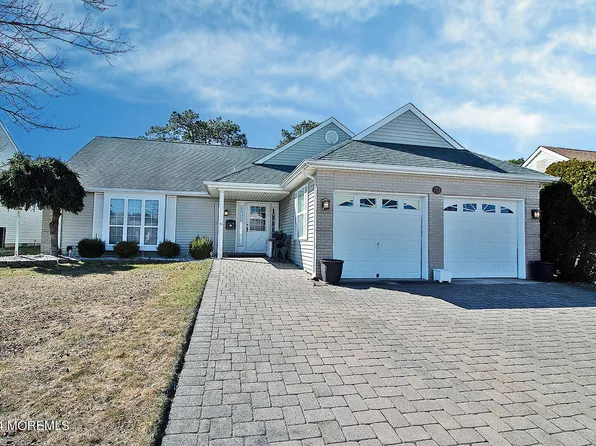 71 Stockport Drive, Toms River, NJ 08757
