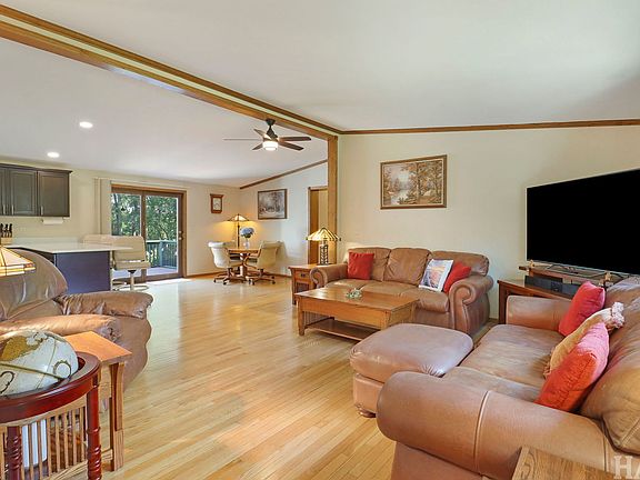 4th image of 1375 Dunns Ct