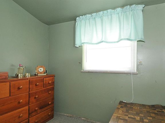 3rd image of 521 Beckridge Dr