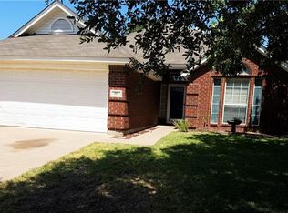 517 Pleasant Valley Dr, Burleson, TX 76028