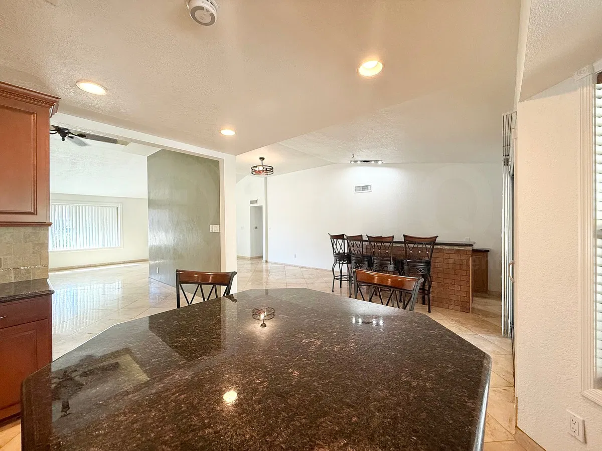 3 bed, 3.0 bath, 2068 sqft, $3,349 — Photo 3