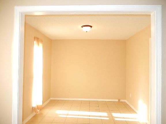 5th image of 4387 Howardcrest Dr