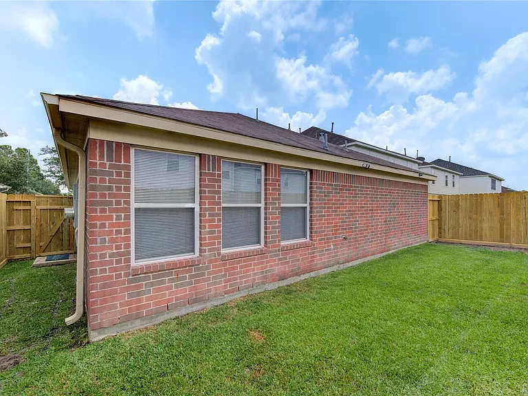 3639 Barkers Crossing Ave — Photo 34