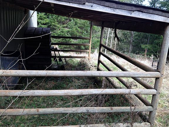 Covered Corral  Grazing Area