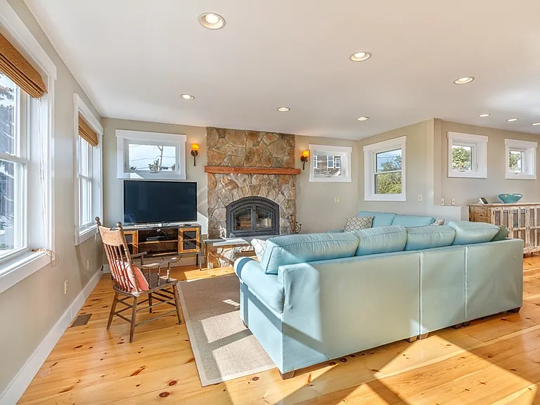 47 Sunset Dr #1 — Photo 11