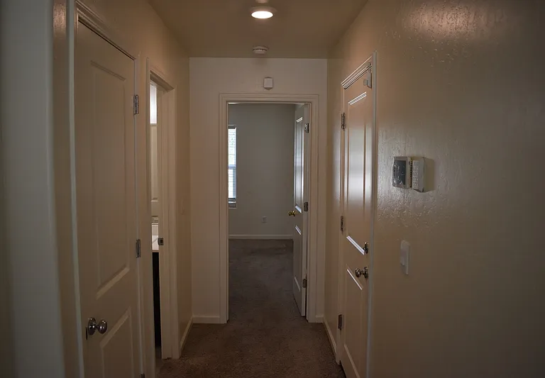 698 Jessie Dr — Photo 17