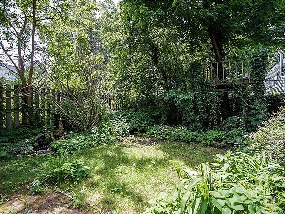 5th image of 360 Ashland Ave