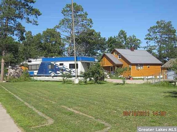 3rd image of 50942 Lake Ave
