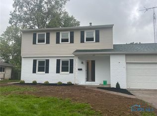 395 Overlook Dr, Waterville, OH 43566