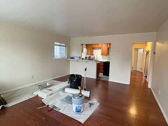3rd image of 3634 Clairemont Dr