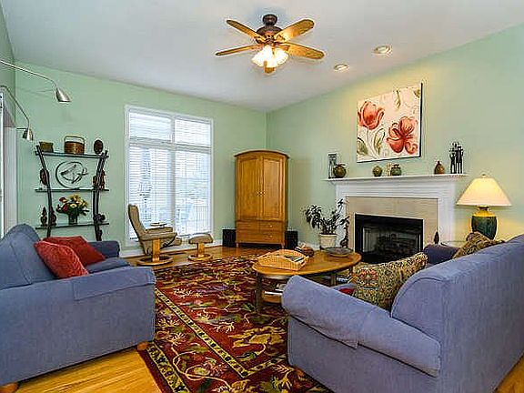 2nd image of 21 Autumn Hills Dr