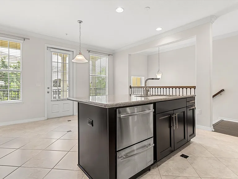 2046 Prospect Ave #1 — Photo 10