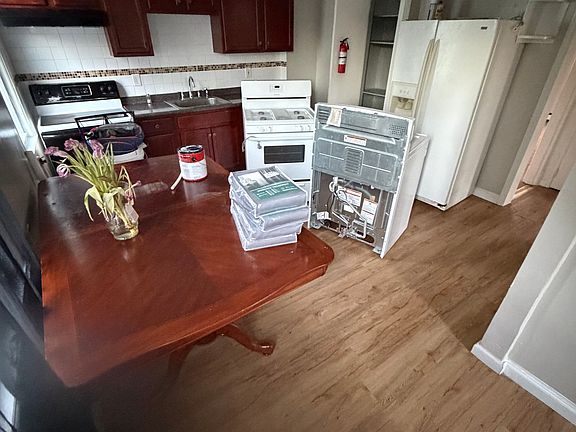 4th image of 35 Lincoln St APT 1