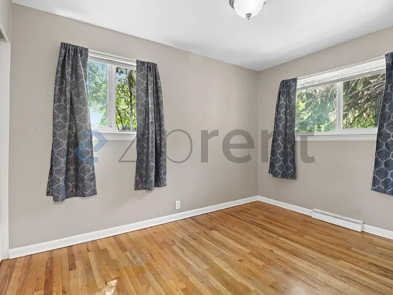 633 E Stuart St — Photo 13