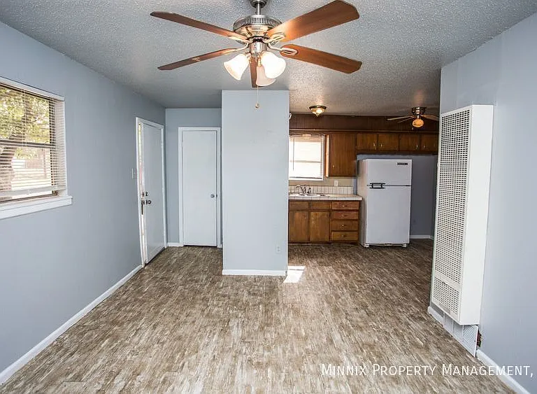 3104 Avenue N — Photo 22