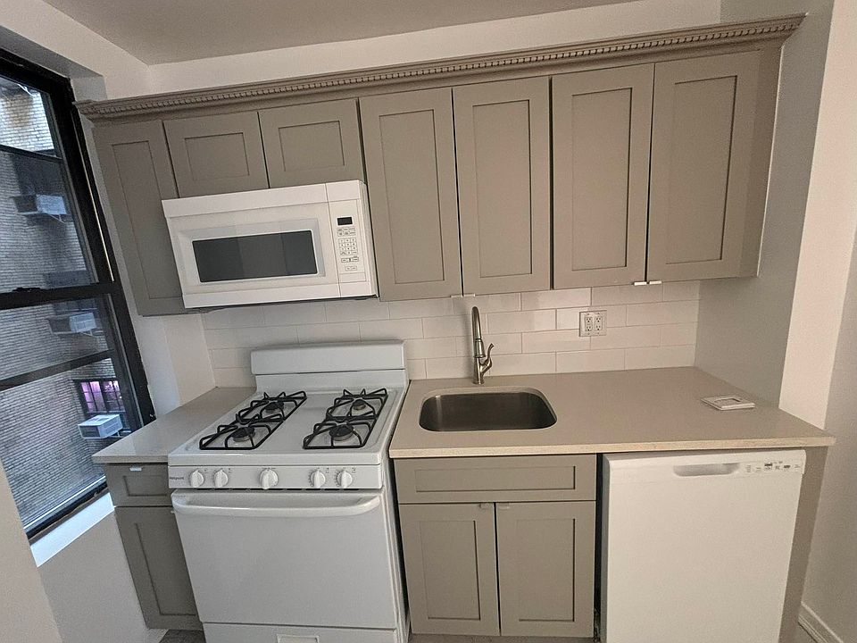 1st image of 4514 43rd St APT 3F