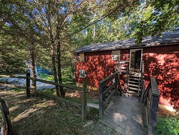 4 bed, 1012 sqft, $2,400 — Photo 3