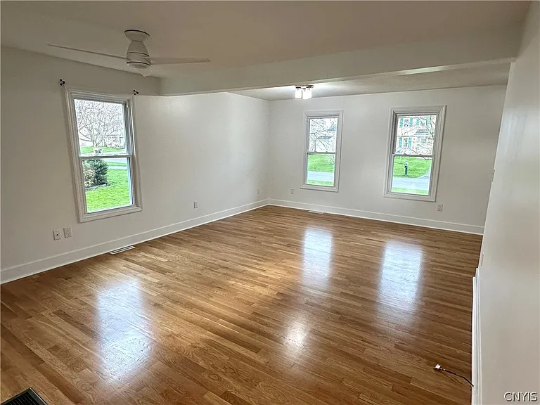 8662 Bayview Dr — Photo 6
