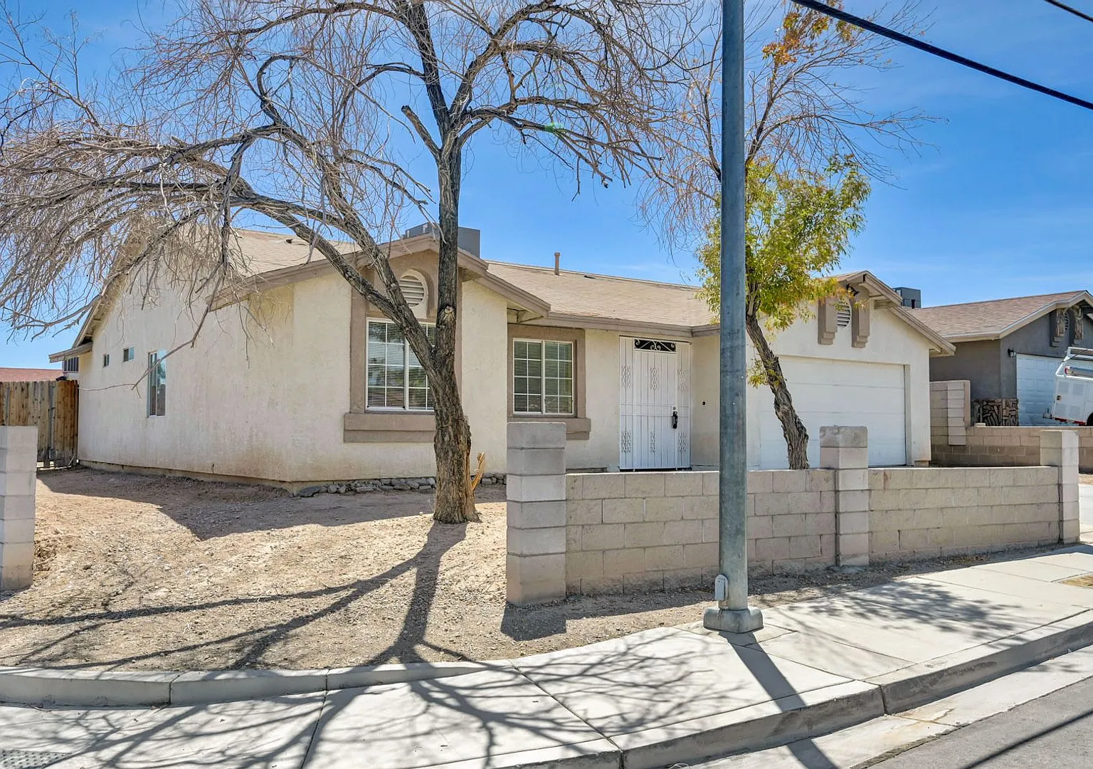Charming Single Story Single Family Home! — Photo 3