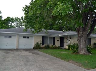 2606 E Poplar Ave, Victoria, TX 77901