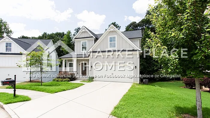185 Russell Way — Photo 3
