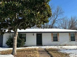 1109 Nugent St, Bowie, TX 76230