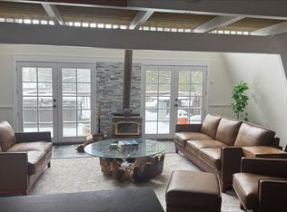 135 Twin Lakes Ln, Mammoth Lakes, CA 93546