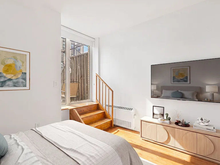 100 John St #2006 — Photo 2