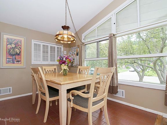 5th image of 11 Bartley Ln