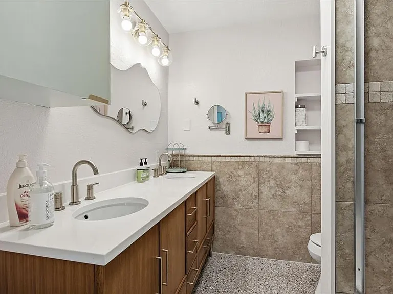 580 Baywood Dr N — Photo 30