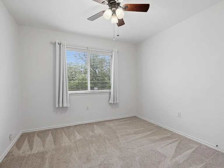 1823 Rebeccas Trl — Photo 17