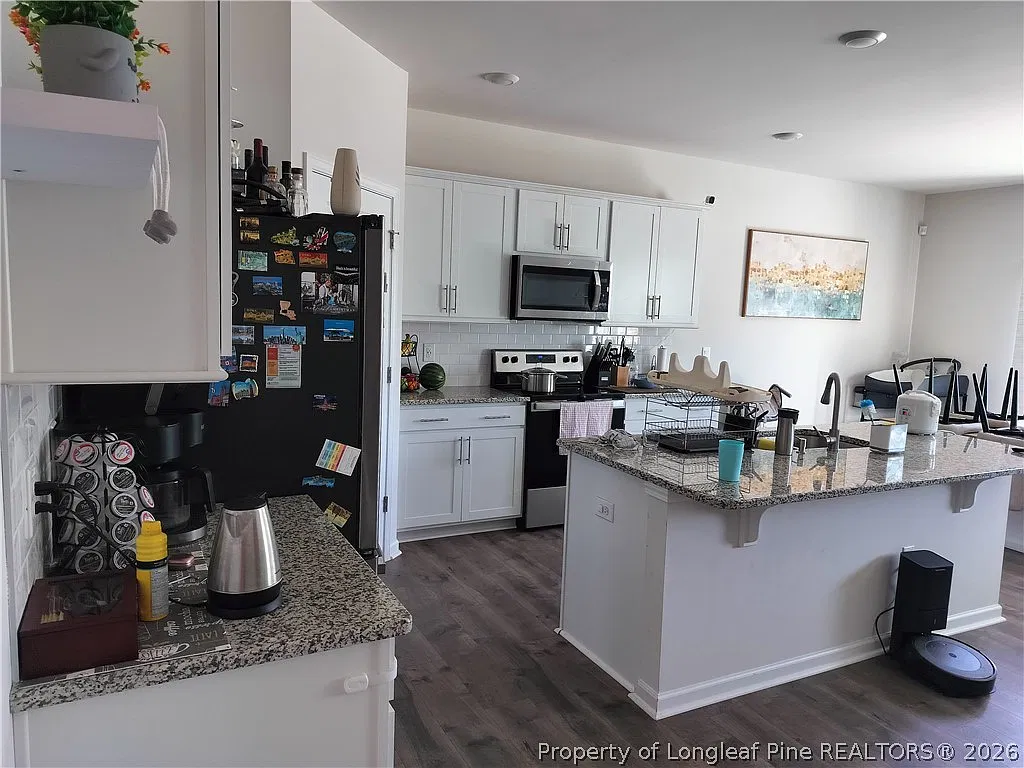 5 bed, 3.0 bath, 2511 sqft, $2,400 — Photo 4