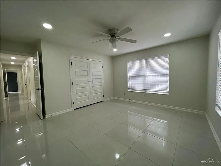 415 S 17th St — Photo 22