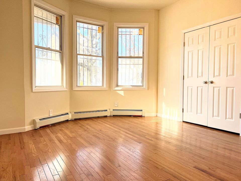 2nd image of 250 S 11th St #B