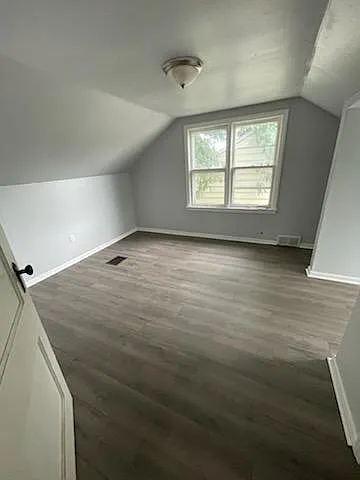 18530 Kingsville St — Photo 10