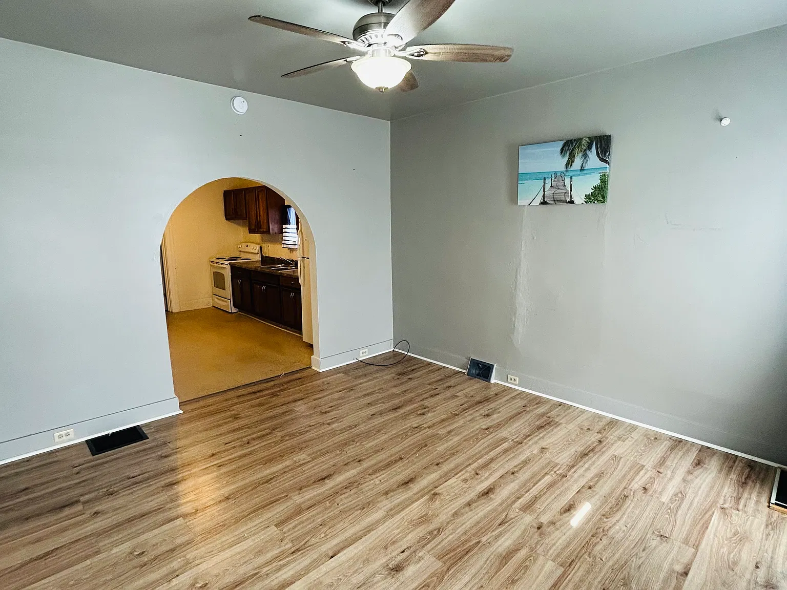 2 bed, 922 sqft, $900 — Photo 3