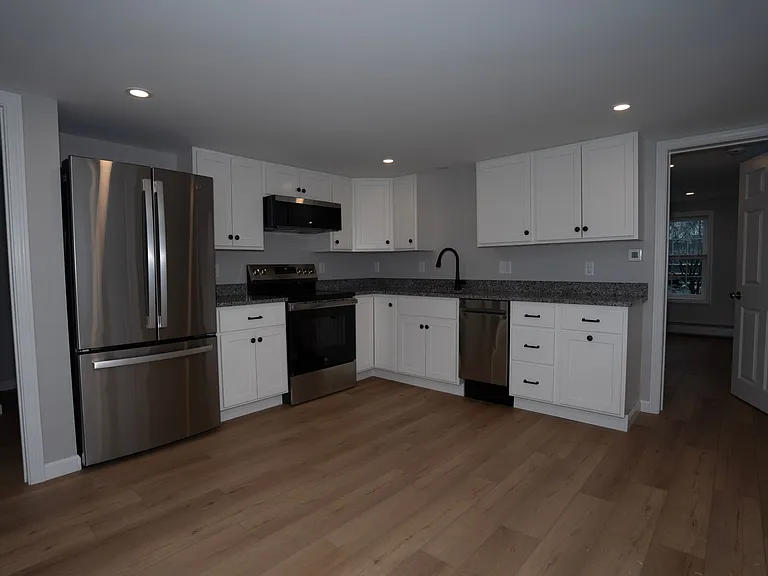 29 Pleasant Street — Photo 11