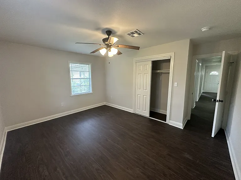 614 Benson St — Photo 12
