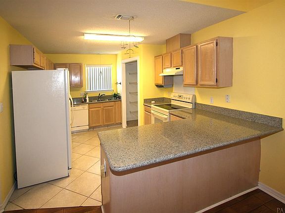 4th image of 3215 Fernwood Dr