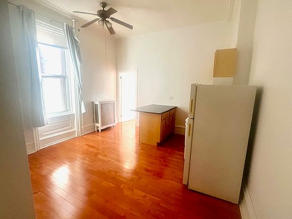 5th image of 158 N 21st St APT 4