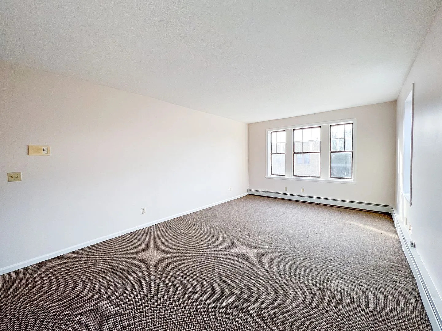 26 Congress St / Luca Investments LLC — Photo 3
