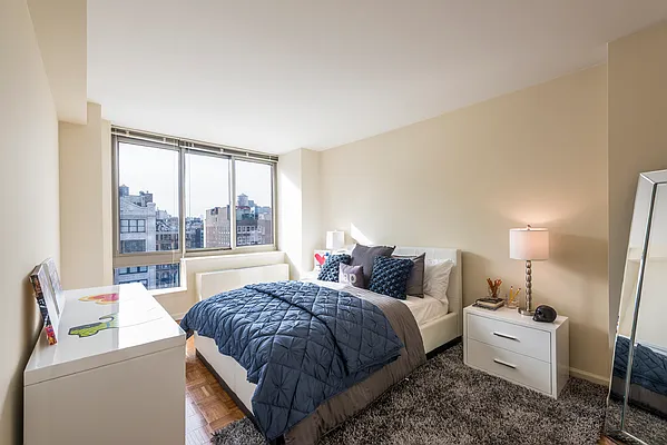 Rented by Chelsea Tower | media 8