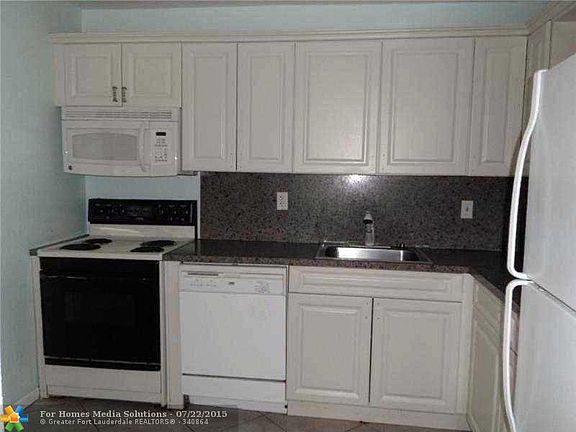 5th image of 5535 Lakewood Cir N APT 314